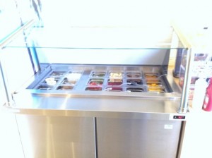 18 Toppings refrigerated bar